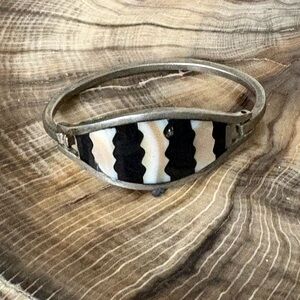 Black and Cream Shell Inlay Wavy Pattern Silver Alpaca Cuff Bracelet